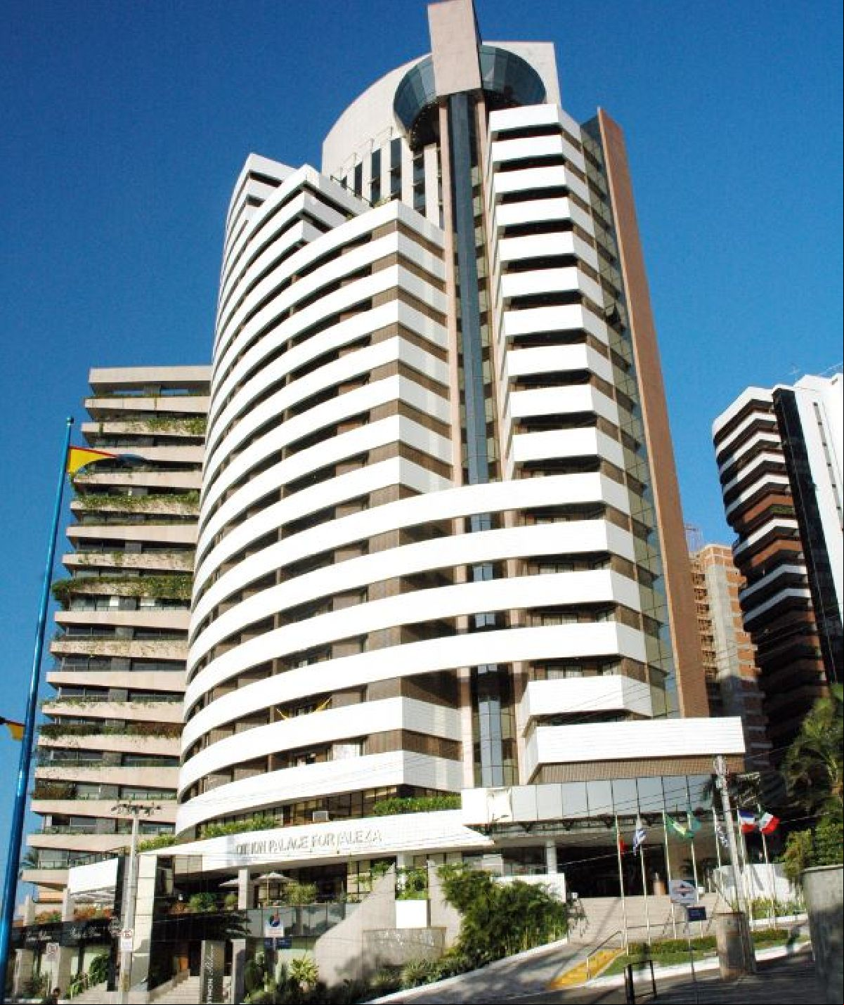 Férias de Julho: Blue Tree Towers Fortaleza terá eio para Mundaú e Flexeiras com Catamarã, welcome drink, criança free e late check-out