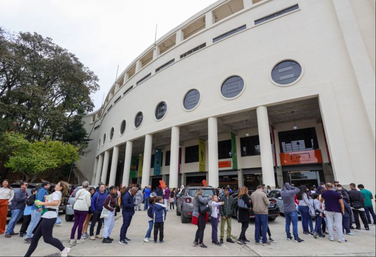 Museu do Futebol com entrada gratuita e oficina de bateria na Super Terça de Carnaval
