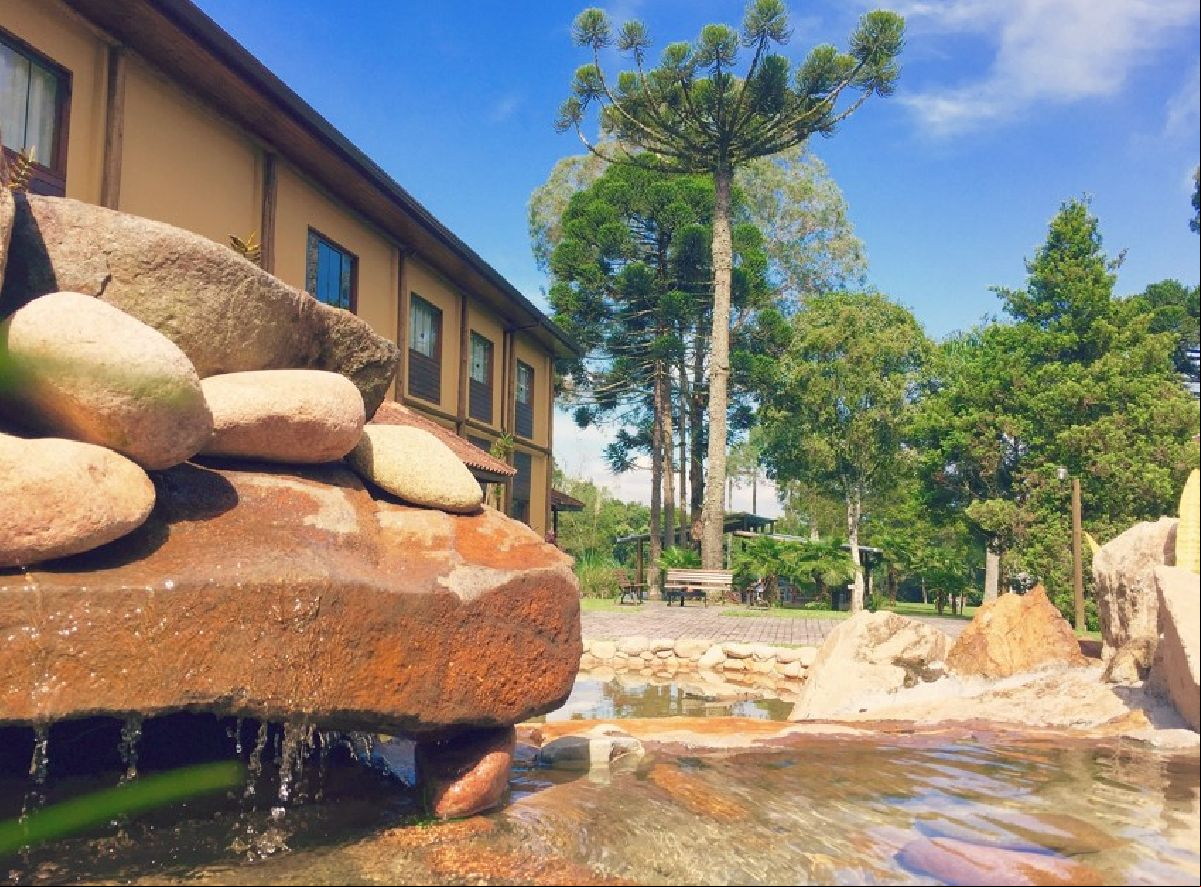 Villa aredo é refúgio ideal para famílias, casais e grupos de amigos no Paraná